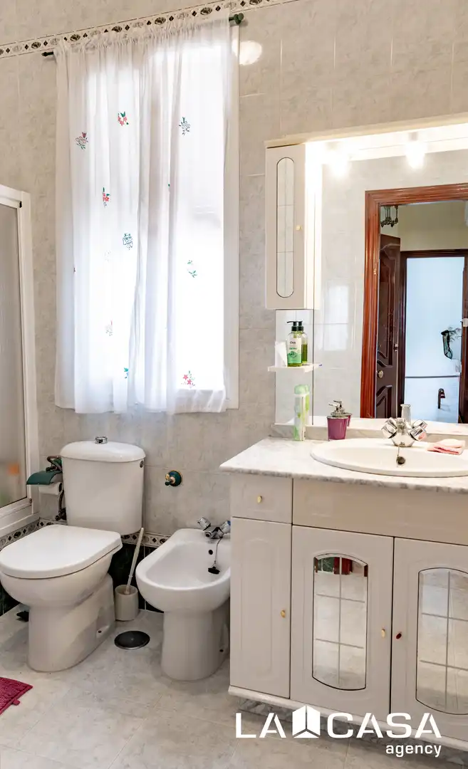 Bany de Casa o xalet en venda en Dos Hermanas