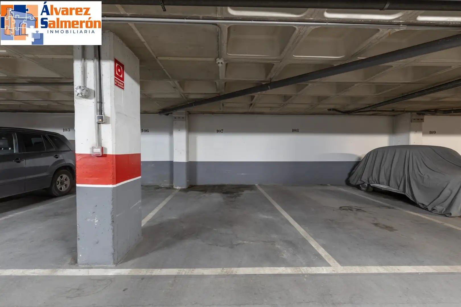 Parking of Flat for sale in Granada  with Air Conditioner and Heating