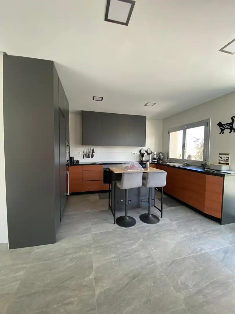 Cocina de Casa o chalet en venta en Elda con Aire acondicionado, Calefacción y Jardín privado