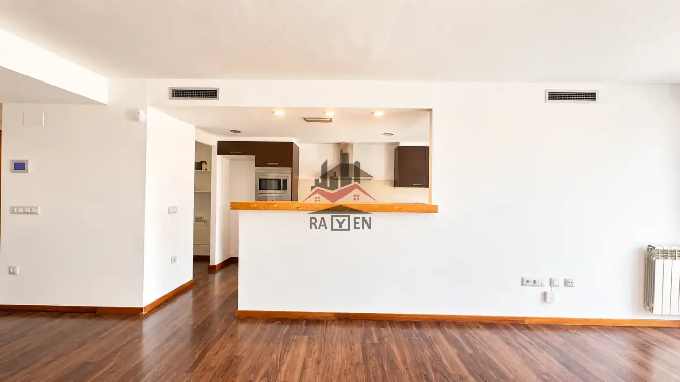 Duplex con ascensore in affitto a Centre, imagen 5