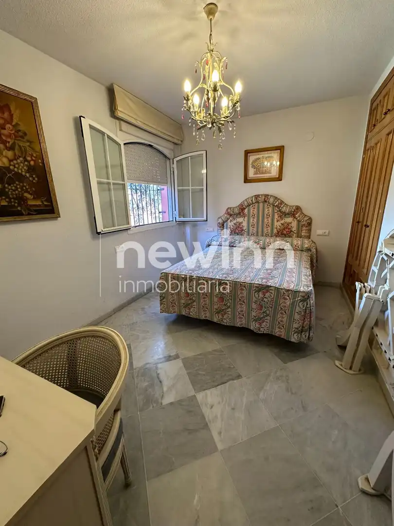 Schlafzimmer von Wohnung zum Verkauf in Marbella mit Klimaanlage, Heizung und Privatgarten