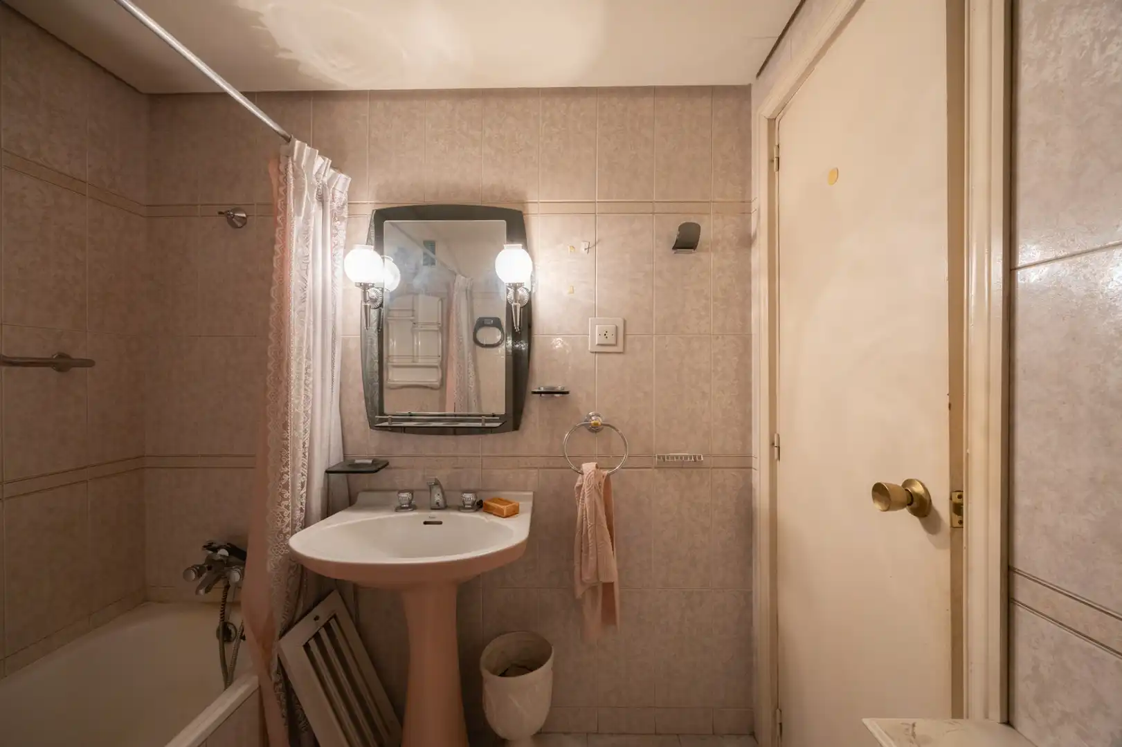 Badezimmer von Wohnung zum Verkauf in Madrid mit Heizung und Terrasse