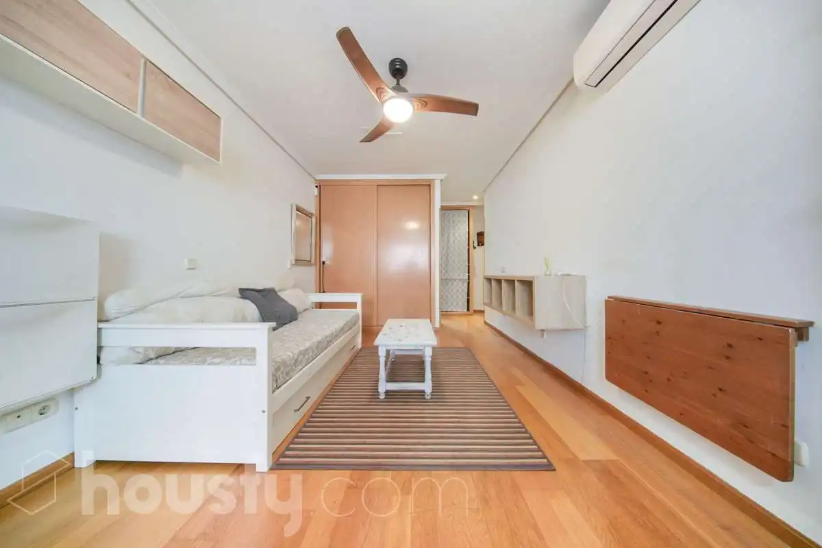 Exterior view of Study for sale in Madrid  with Air Conditioner, Storage room and Furnished