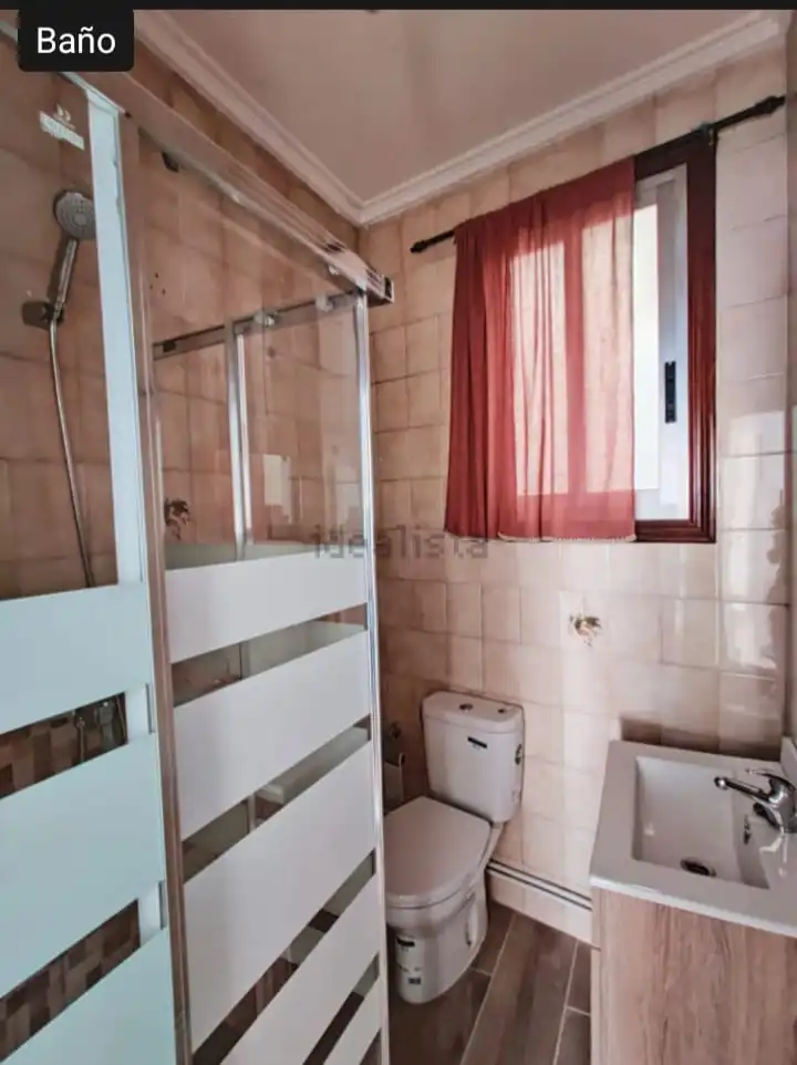 Baño de Casa o chalet en venta en Ourense Capital  con Calefacción, Jardín privado y Trastero