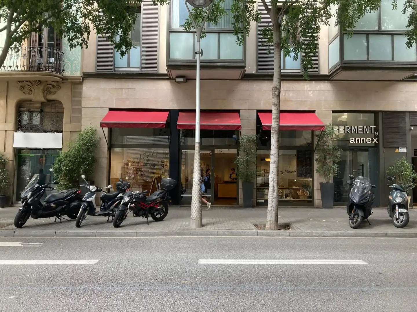 Local comercial en venta en DE SEPÚLVEDA 131