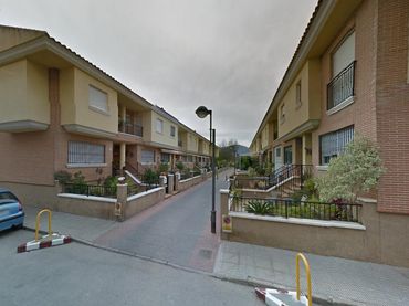 Adossat amb balcó en venda a Travesía MERCURIO