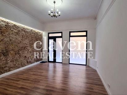 Living room of Planta baja for sale in  Barcelona Capital  with Air Conditioner and Terrace