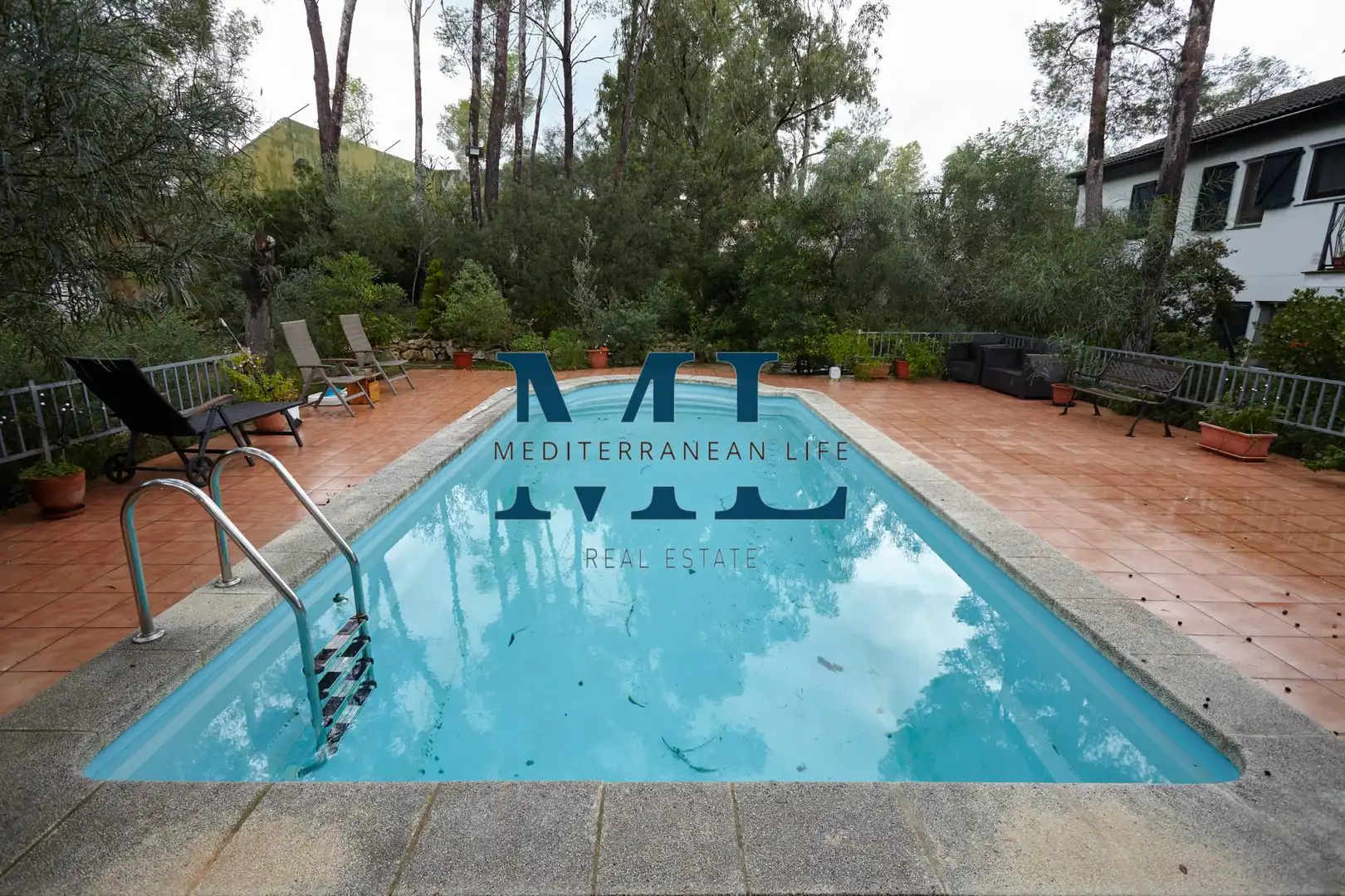 Swimming pool of Houses for sale in Mas Alba