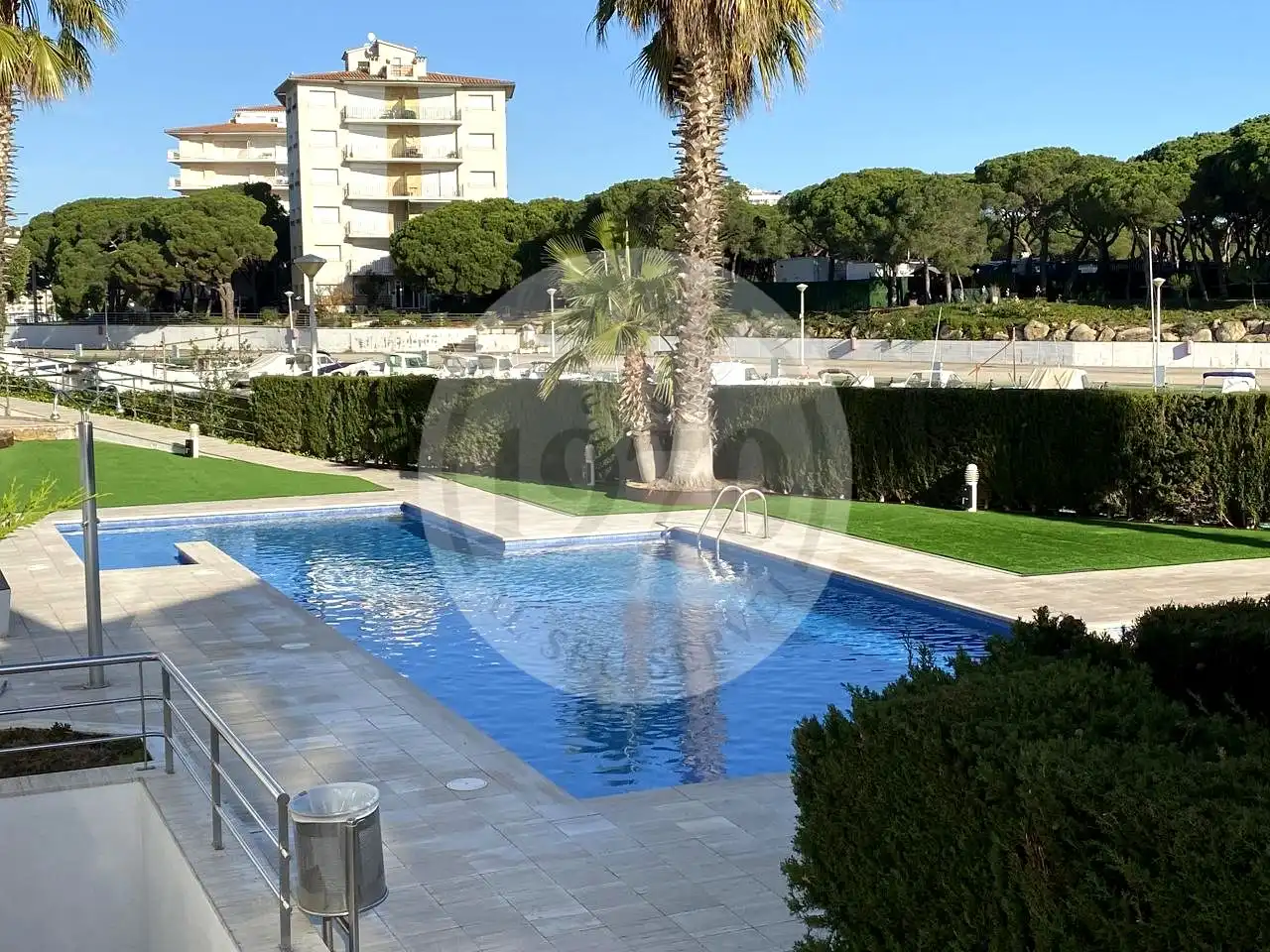 Appartement avec piscine à louer à PUNTA PRIMA