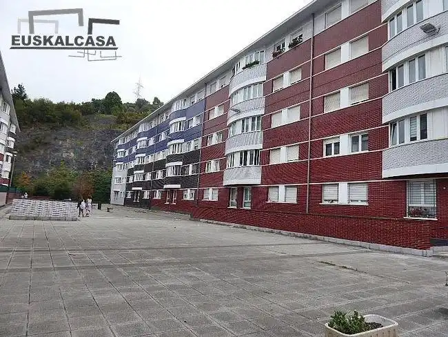 Vista exterior de Piso en venta en Errekalde