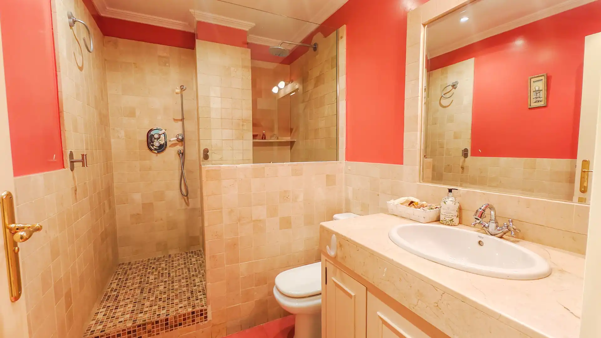 Baño de Piso en venta en Madrid con Aire acondicionado, Calefacción y Jardín privado
