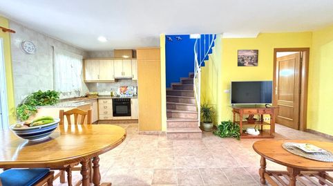 Foto 4 de Casa adosada en venda a Genoves, Corinto - Almarda, Sagunto / Sagunt