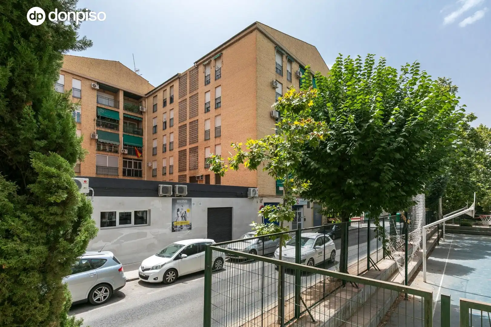 Außenansicht von Wohnung zum Verkauf in Granada mit Heizung