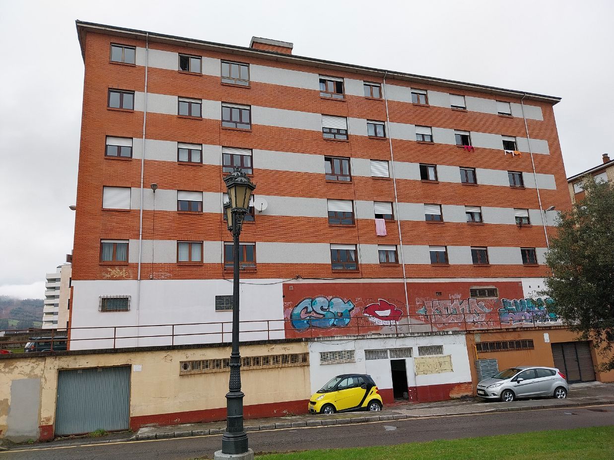 Exterior view of Premises for sale in Oviedo 