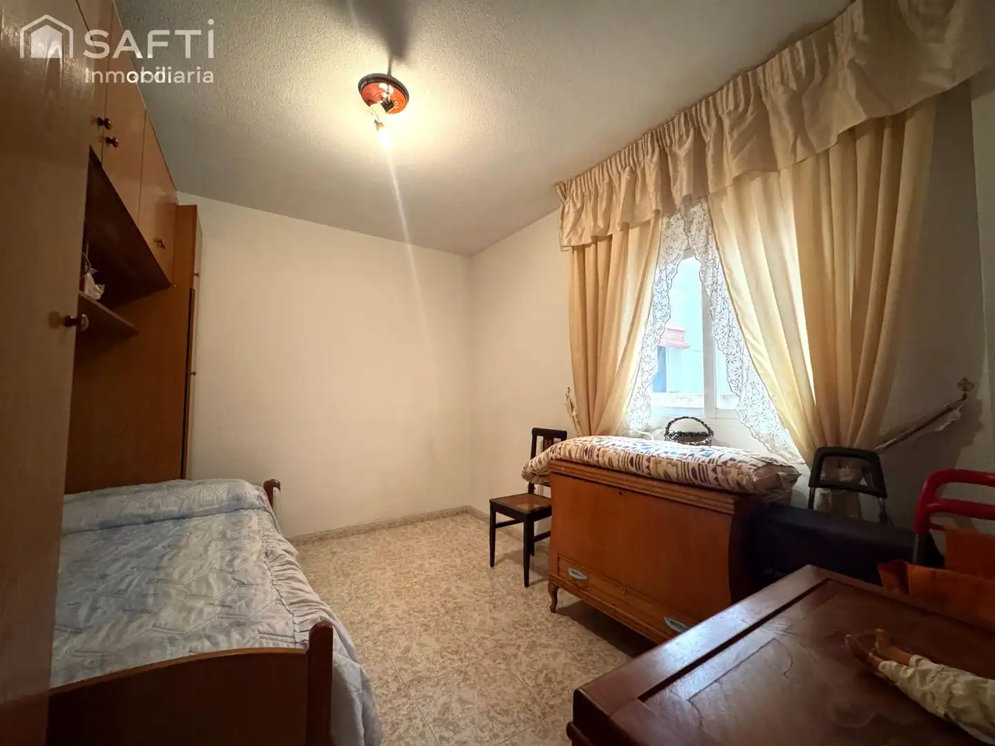 Habitación de Piso en venta en El Pinós / Pinoso con Terraza y Balcón