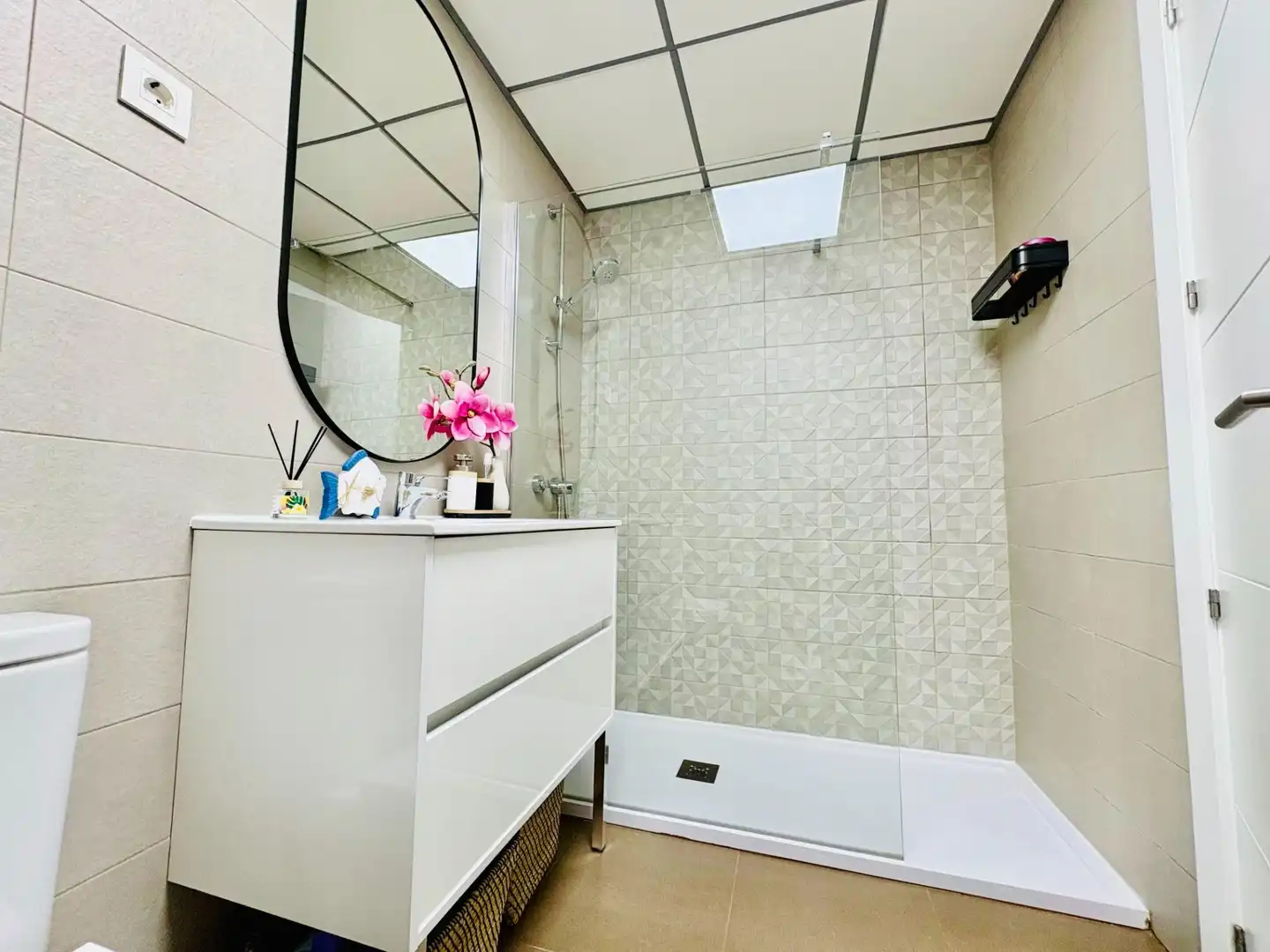Baño de Planta baja de alquiler en Vélez-Málaga con Aire acondicionado, Calefacción y Jardín privado