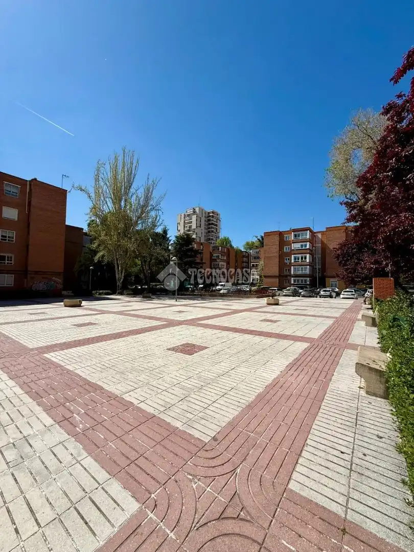 Exterior view of Flat for sale in Madrid  with Air Conditioner, Heating and Storage room