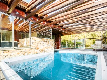 Schwimmbecken von Haus oder Chalet zum verkauf in  Madrid Capital mit Klimaanlage, Terrasse und Schwimmbad