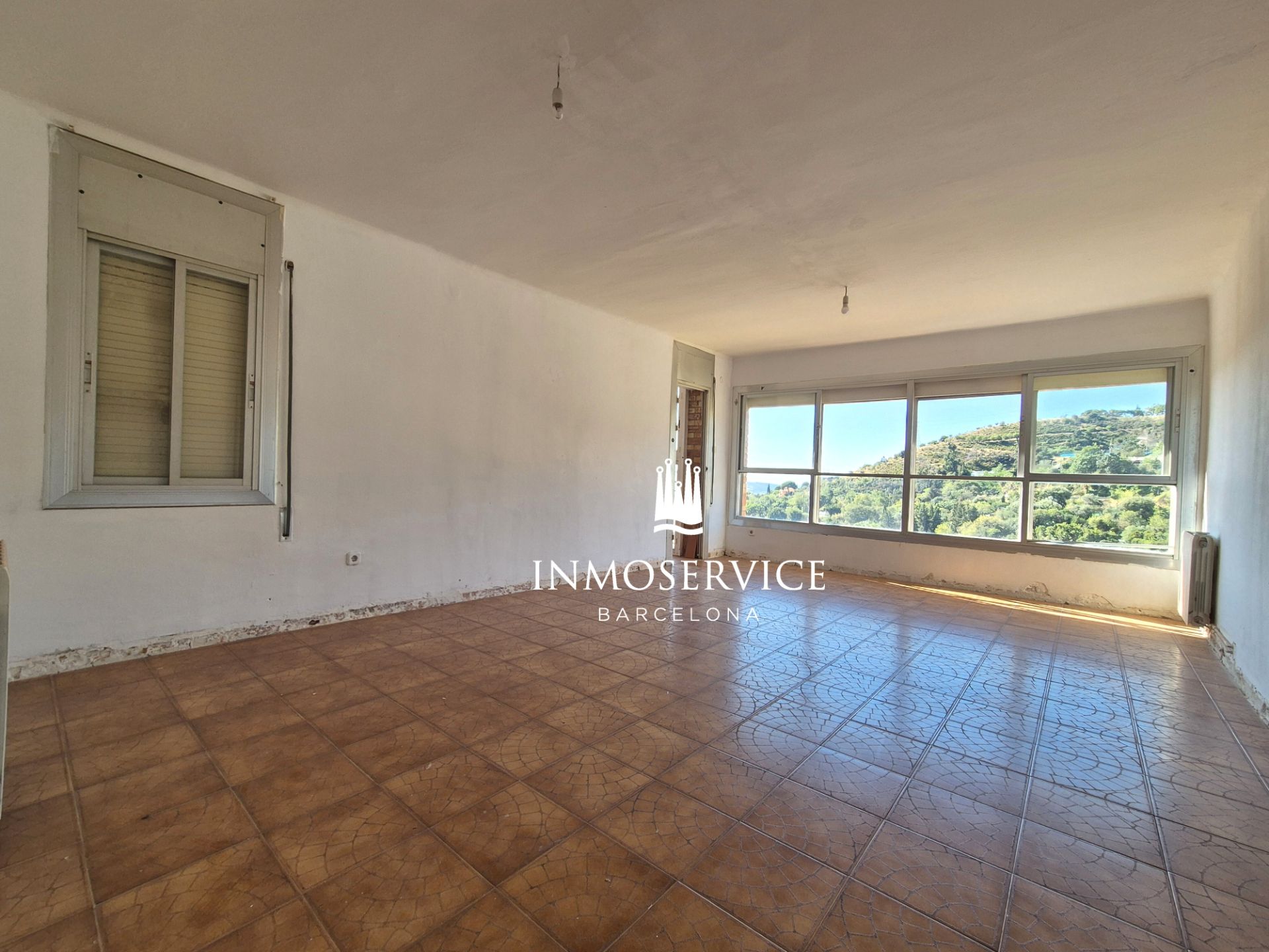 Exterior view of Flat for sale in  Barcelona Capital  with Terrace and Balcony