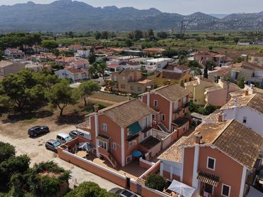 Adossat amb balcó en venda a Urbanització Devesa 68B