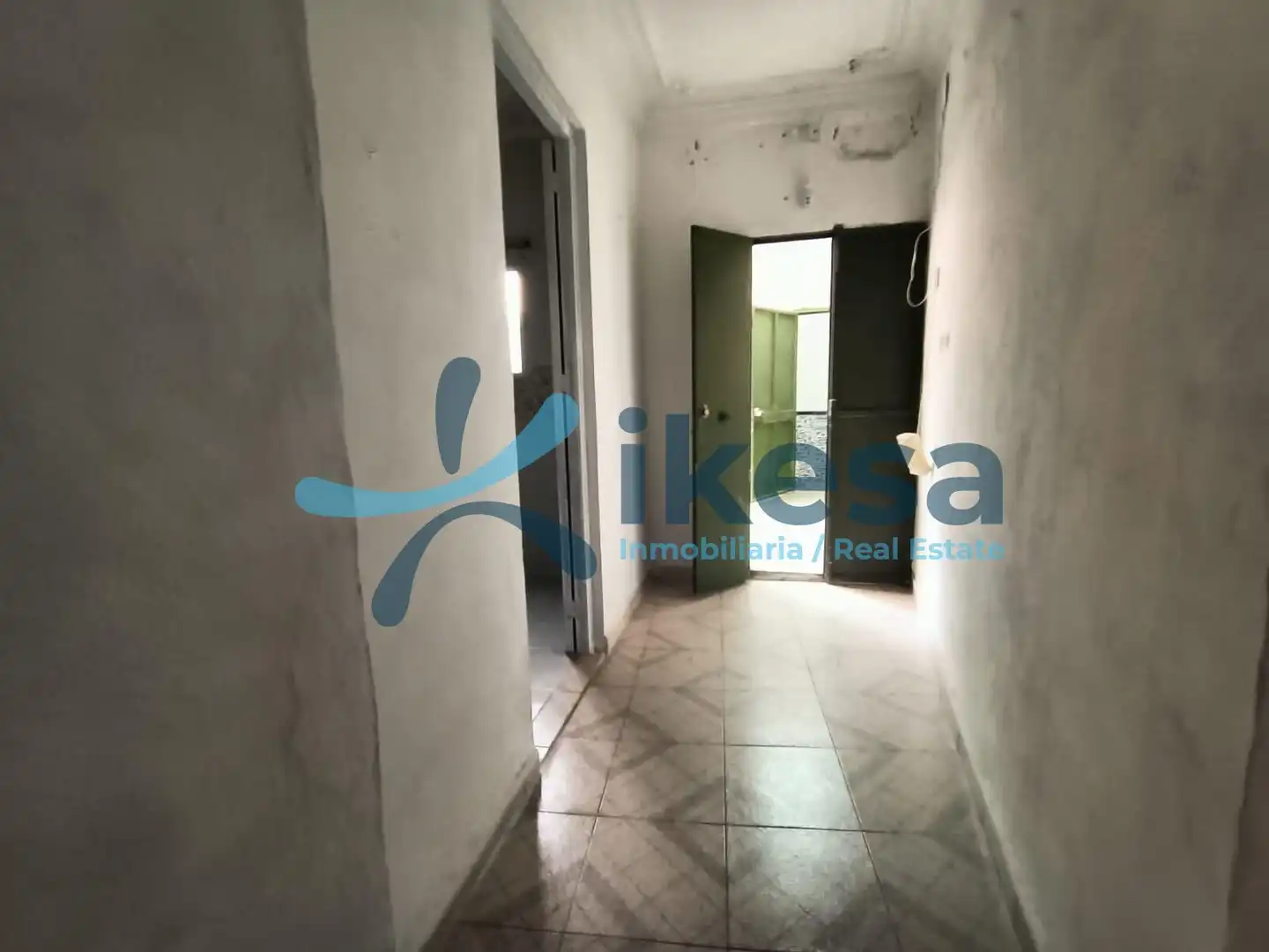 Casa adosada en venta en Lora del Río