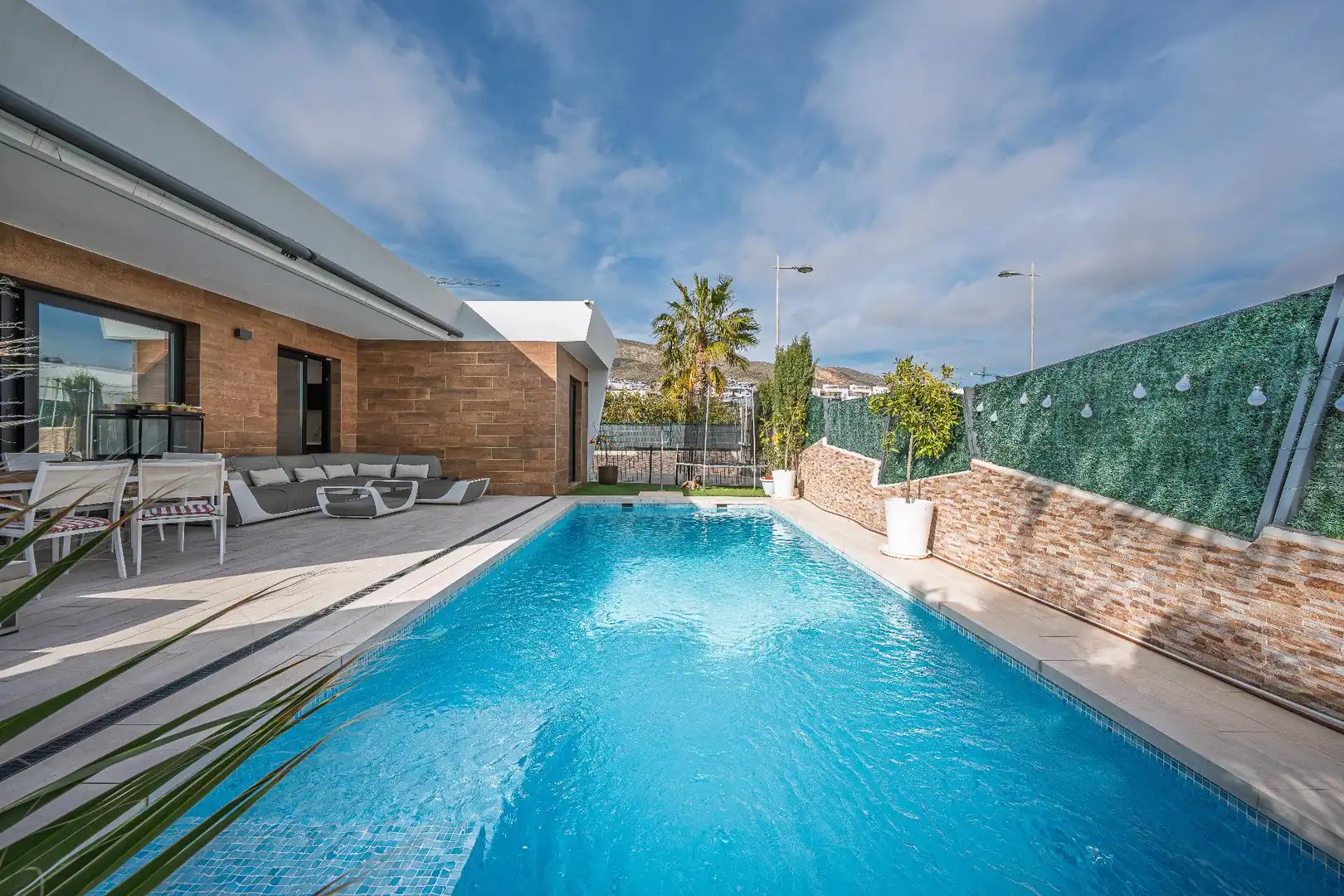 Piscina de Casa o xalet de lloguer en Finestrat amb Aire condicionat, Calefacció i Jardí privat