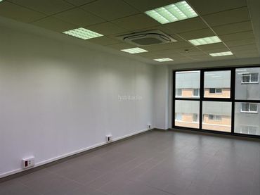 Office space to rent in Calle Doctor González Caraballo 1