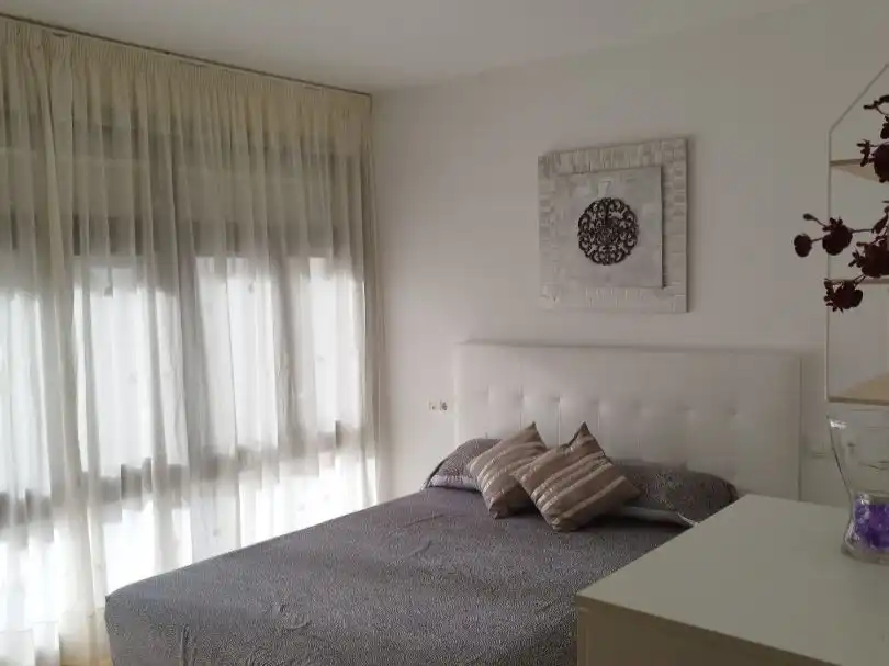 Schlafzimmer von Wohnung zur Miete in Puerto Real mit Klimaanlage und Balkon