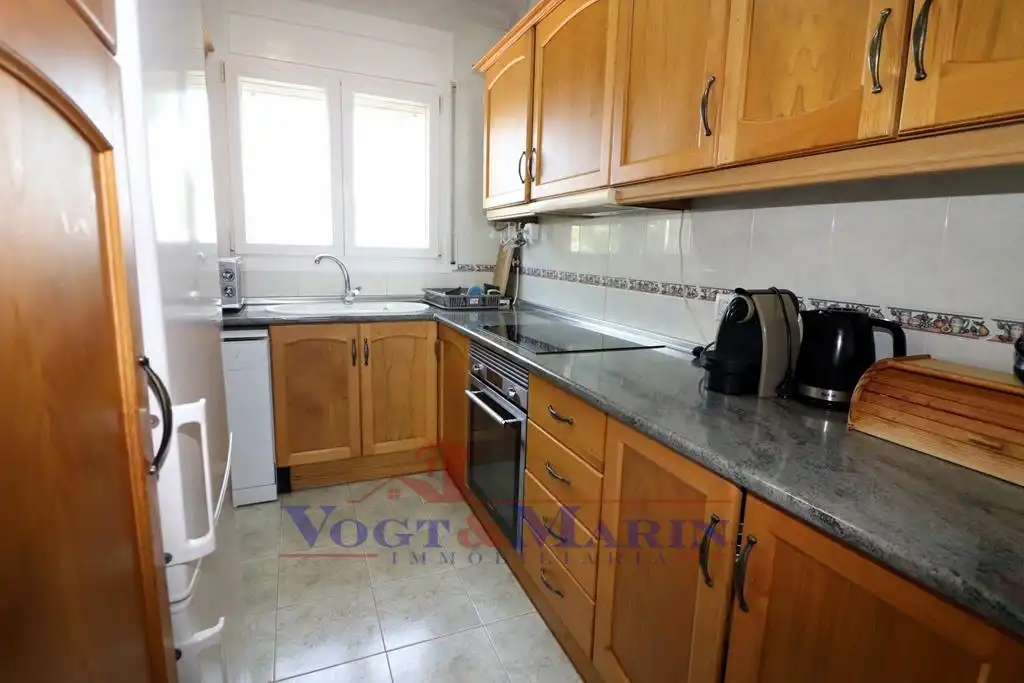 Casa con terraza en venta en Carrer Montgrí, imagen 7
