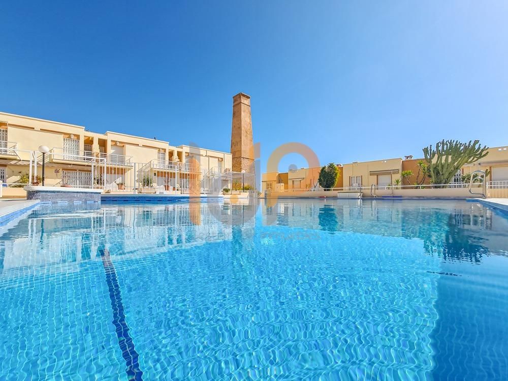 Piscina de Dúplex en venda en Vera amb Aire condicionat, Terrassa i Piscina comunitària