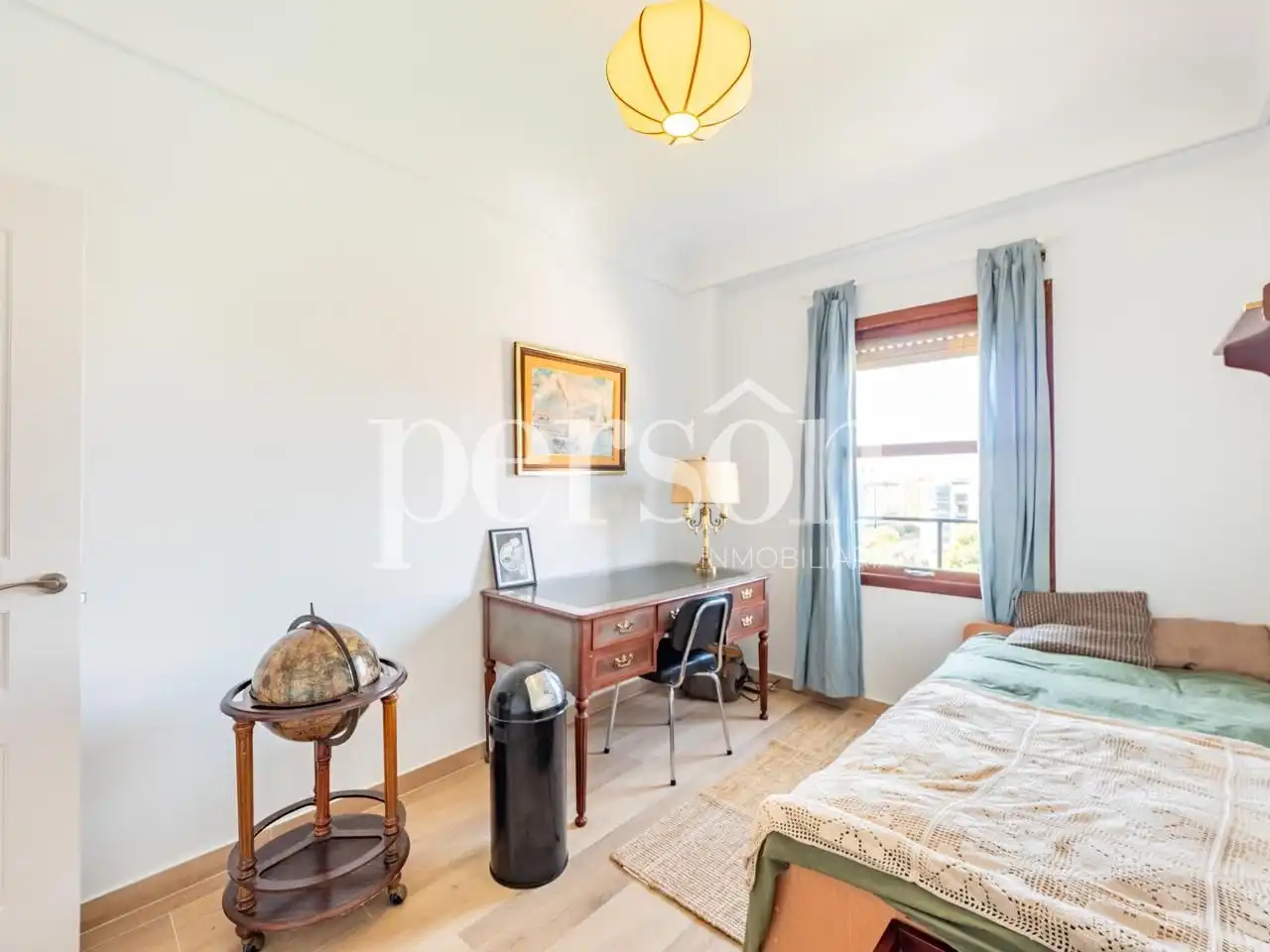 Schlafzimmer von Wohnung zur Miete in Valencia mit Klimaanlage, Terrasse und Möbliert