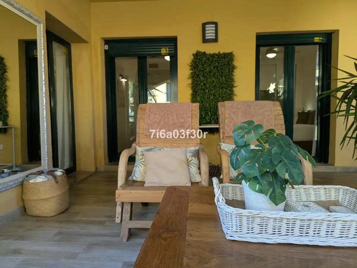 Terrasse von Wohnungen zum Verkauf in Marbella mit Heizung, Privatgarten und Terrasse