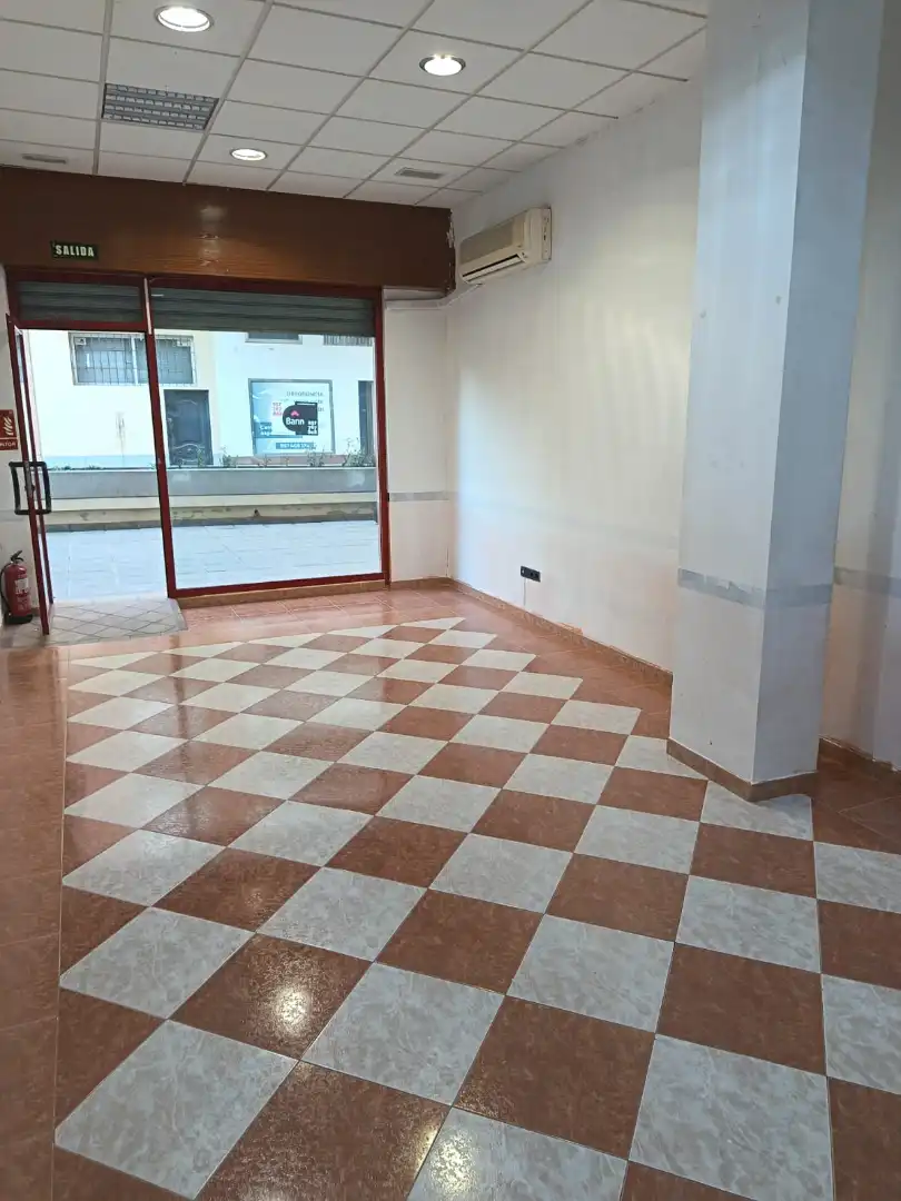 Local comercial en venda a Noroeste, imagen 2