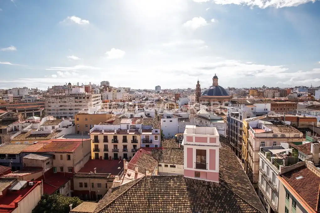 Exterior view of Flat for rent in Valencia  with Air Conditioner, Heating and Terrace
