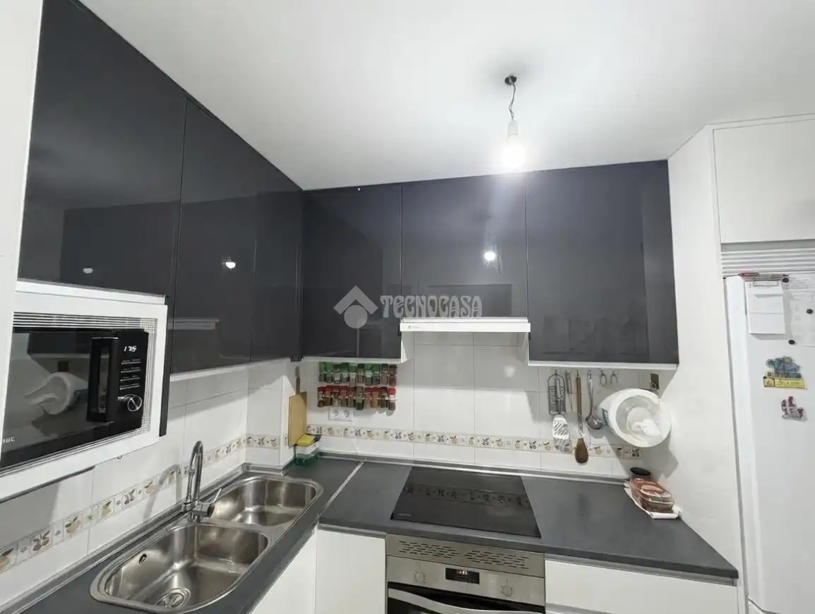 Cocina de Piso de alquiler en Talavera de la Reina con Piscina comunitaria