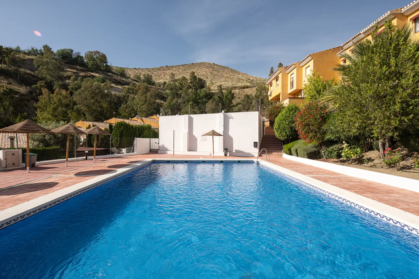 Piscina de Casa adosada en venta en Cenes de la Vega con Aire acondicionado, Calefacción y Terraza