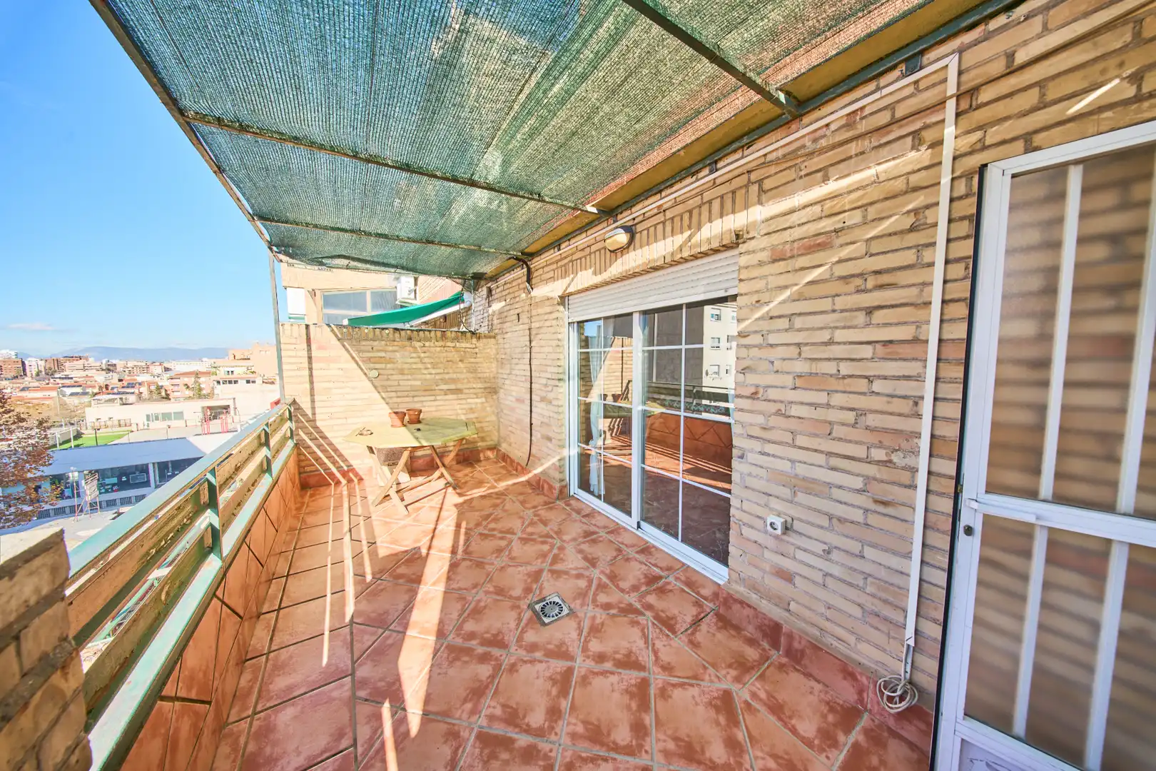 Terraza de Ático en venta en Granada con Calefacción, Terraza y Amueblado