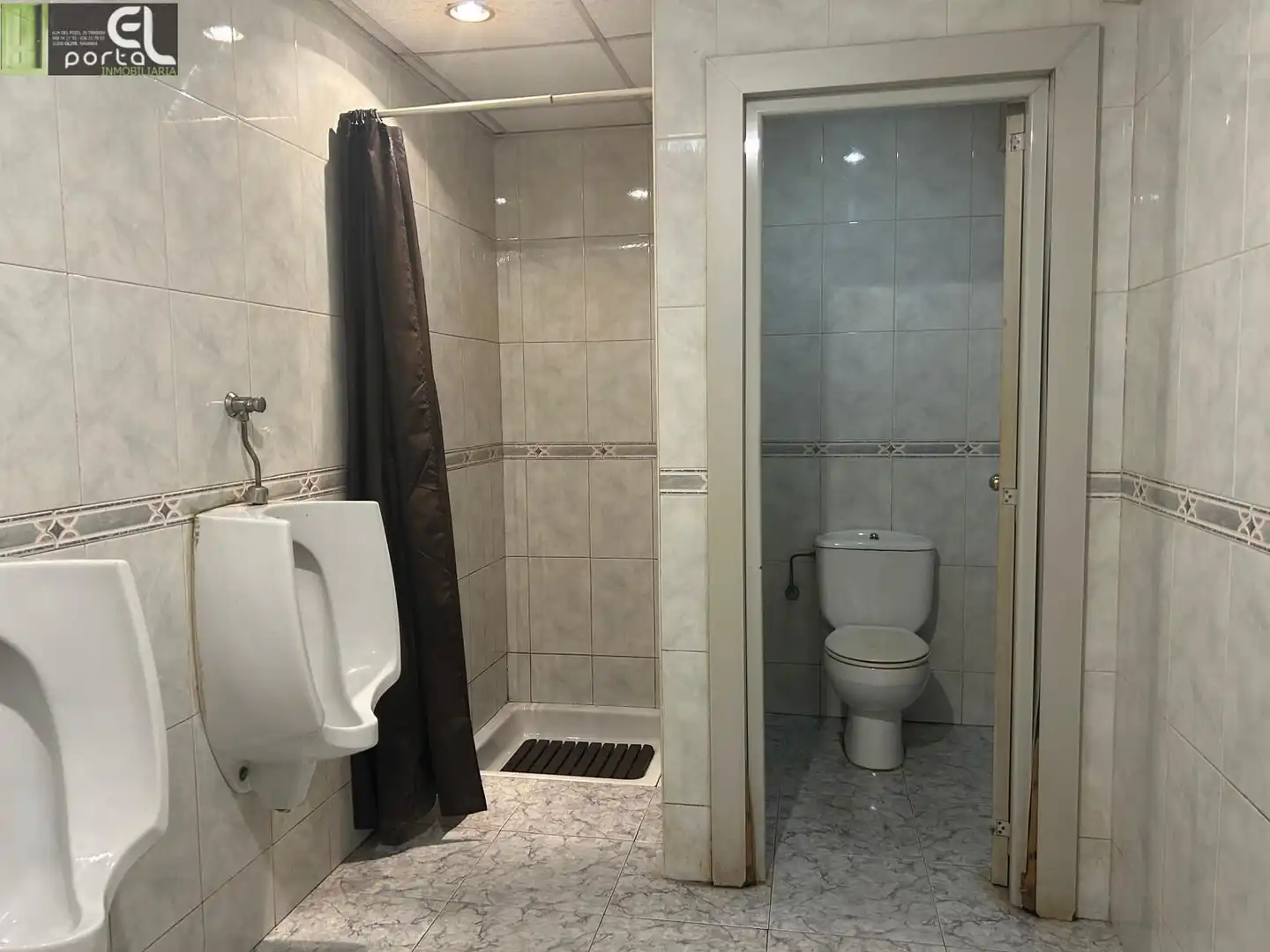 Baño de Nave industrial de alquiler en Tafalla