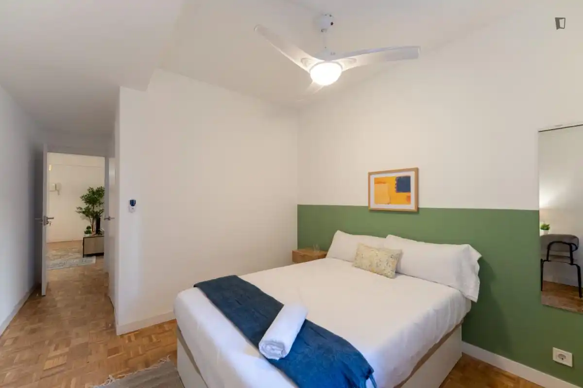 Bedroom of Apartments for share in Madrid  with Furnished, Oven and Washing machine
