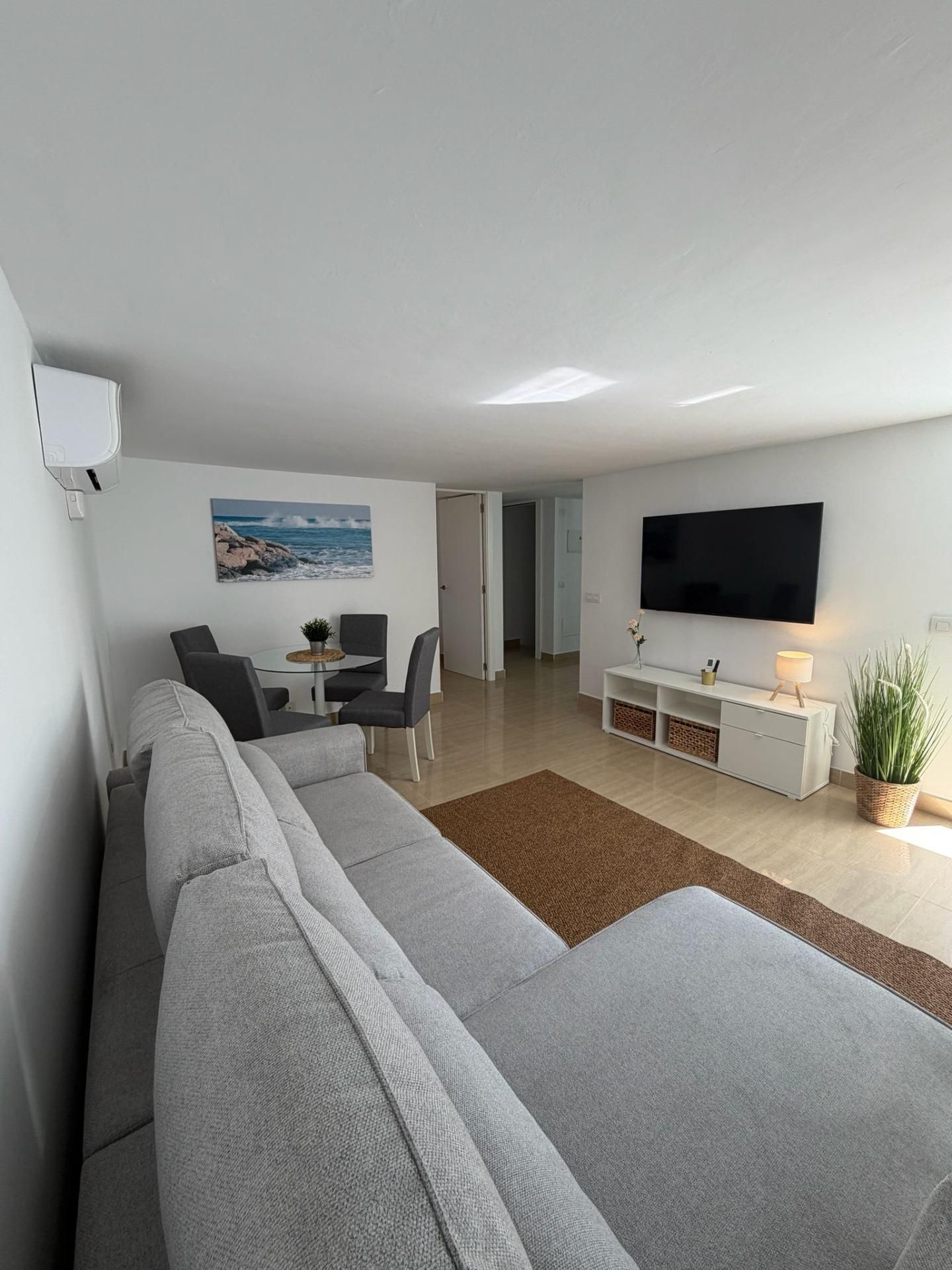 Sala d'estar de Apartament en venda en Puerto de la Cruz amb Terrassa i Moblat