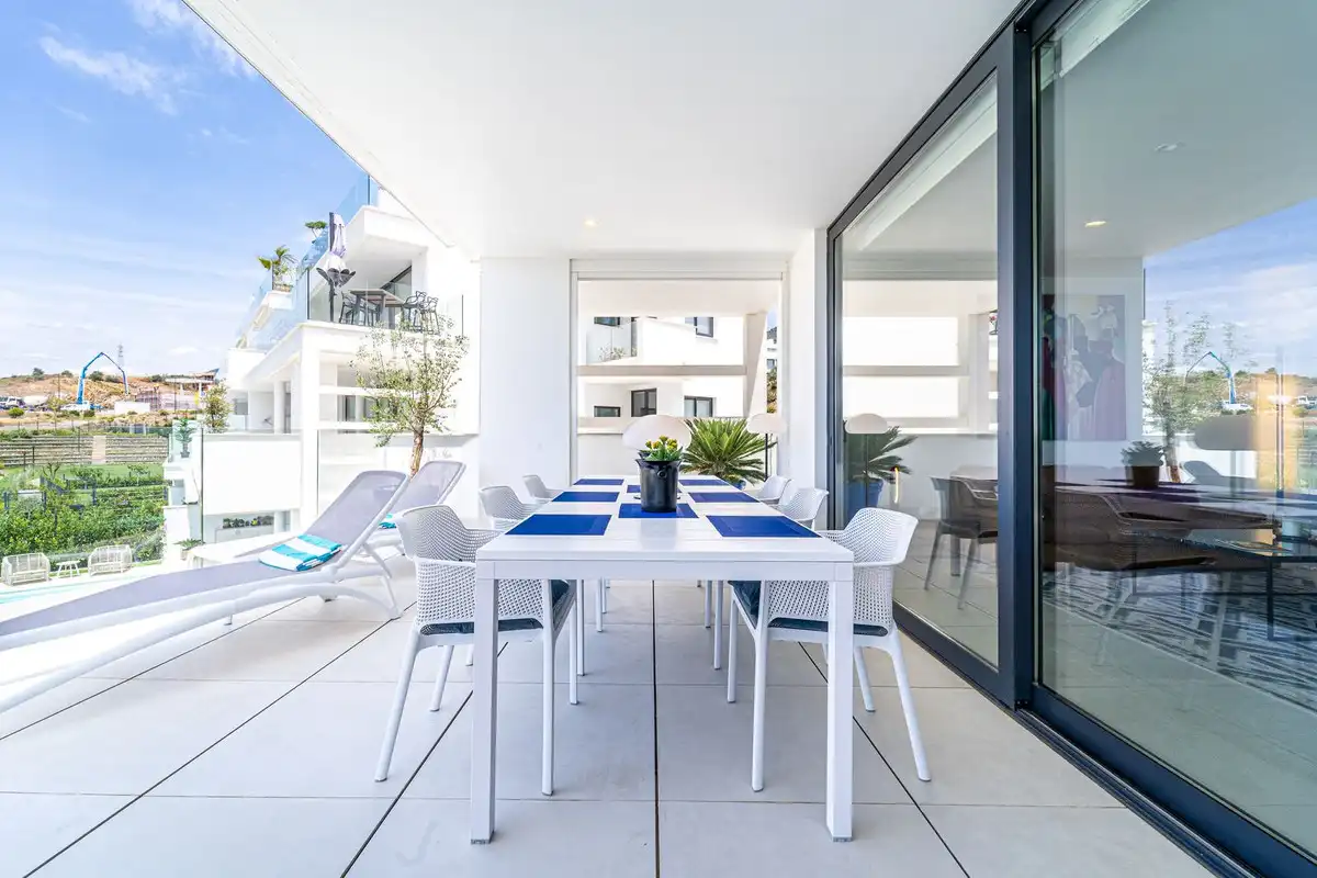 Terraza de Apartamento en venta en Fuengirola con Aire acondicionado, Trastero y Piscina comunitaria