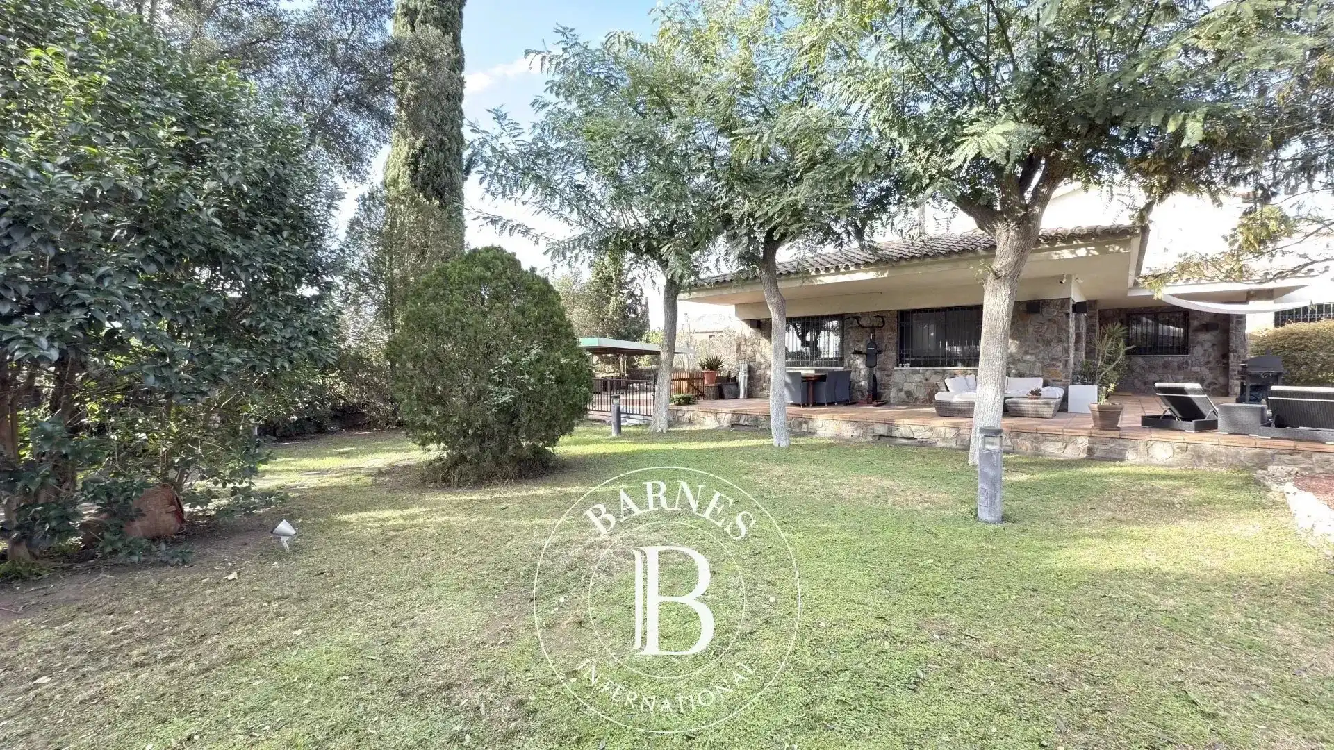 Jardí de Casa o xalet en venda en Cerdanyola del Vallès amb Aire condicionat, Calefacció i Jardí privat