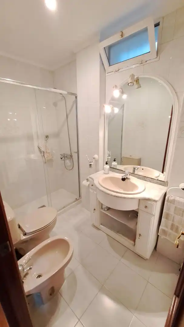 Badezimmer von Wohnung zum Verkauf in Bilbao  mit Heizung