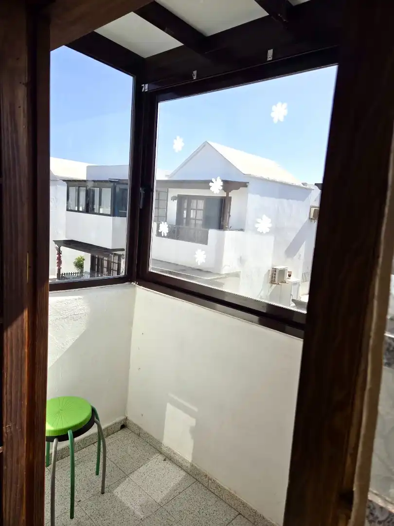 Vista exterior de Pis en venda en San Bartolomé amb Moblat i Balcó