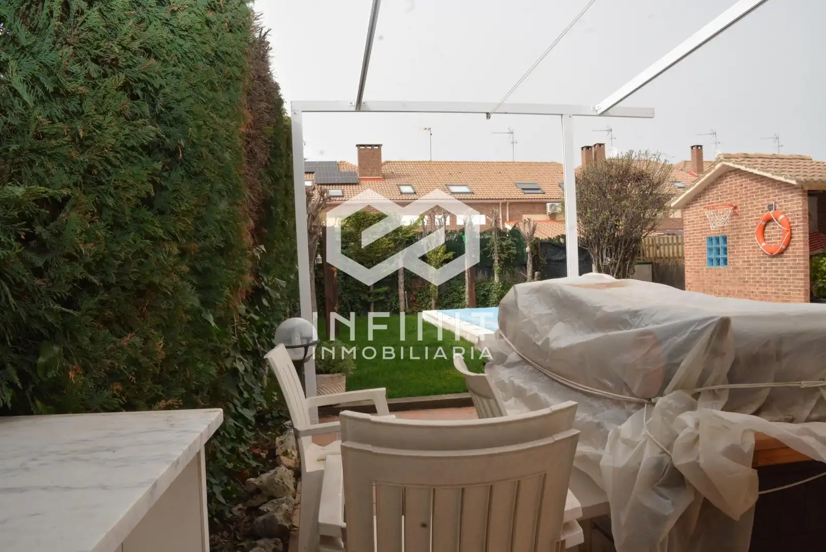 Casa adosada en venta en Villanueva de la Torre