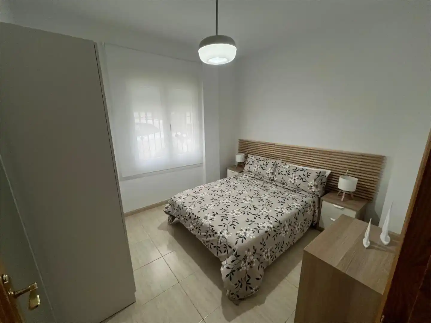 Schlafzimmer von Wohnung zur Miete in Carboneras mit Klimaanlage, Parkett und Möbliert