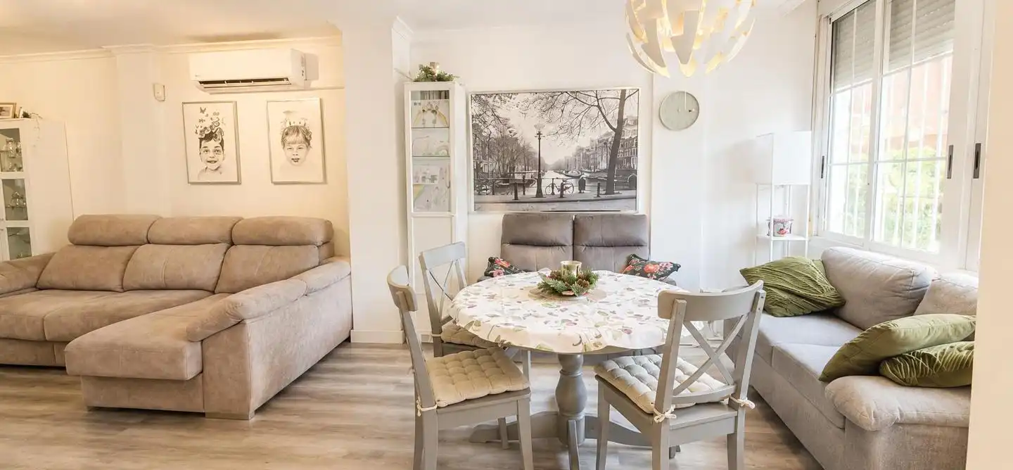 Comedor de Casa o chalet en venta en Elche / Elx con Trastero, Balcón y Piscina comunitaria