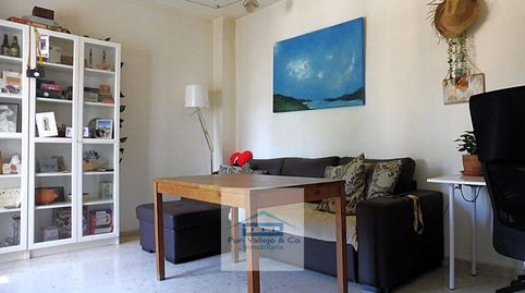 Piso de 2 habitaciones con plaza de garaje.