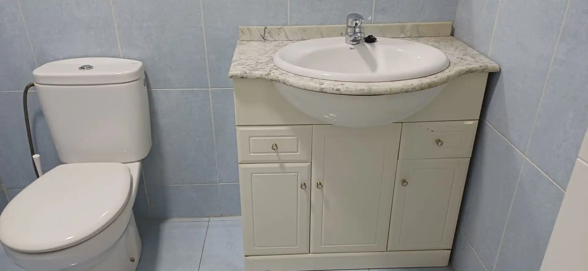 Bathroom of Flat for sale in Getafe  with Air Conditioner
