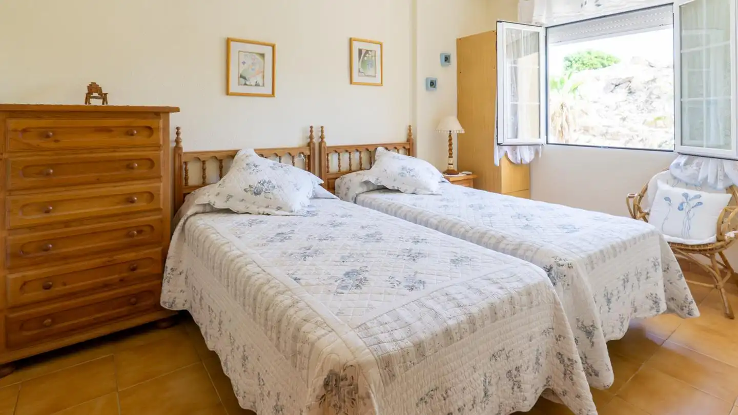 Habitación de Casa adosada en venta en Santa Pola con Terraza, Piscina y Amueblado
